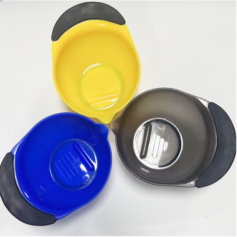 Hair Coloring Mixing Bowl with Handle and Spout – Salon Quality